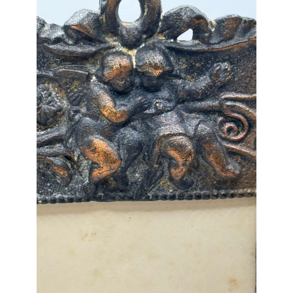 Vintage Ornate Cast Metal Picture Frame Cherub Floral Black Bronze Patina 4.5x6 - Picture 3 of 12